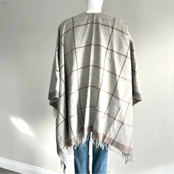EILEEN FISHER Gray 100% Alpaca Plaid Checkered Fringed Shawl Wrap Cape Poncho - Picture 5 of 13